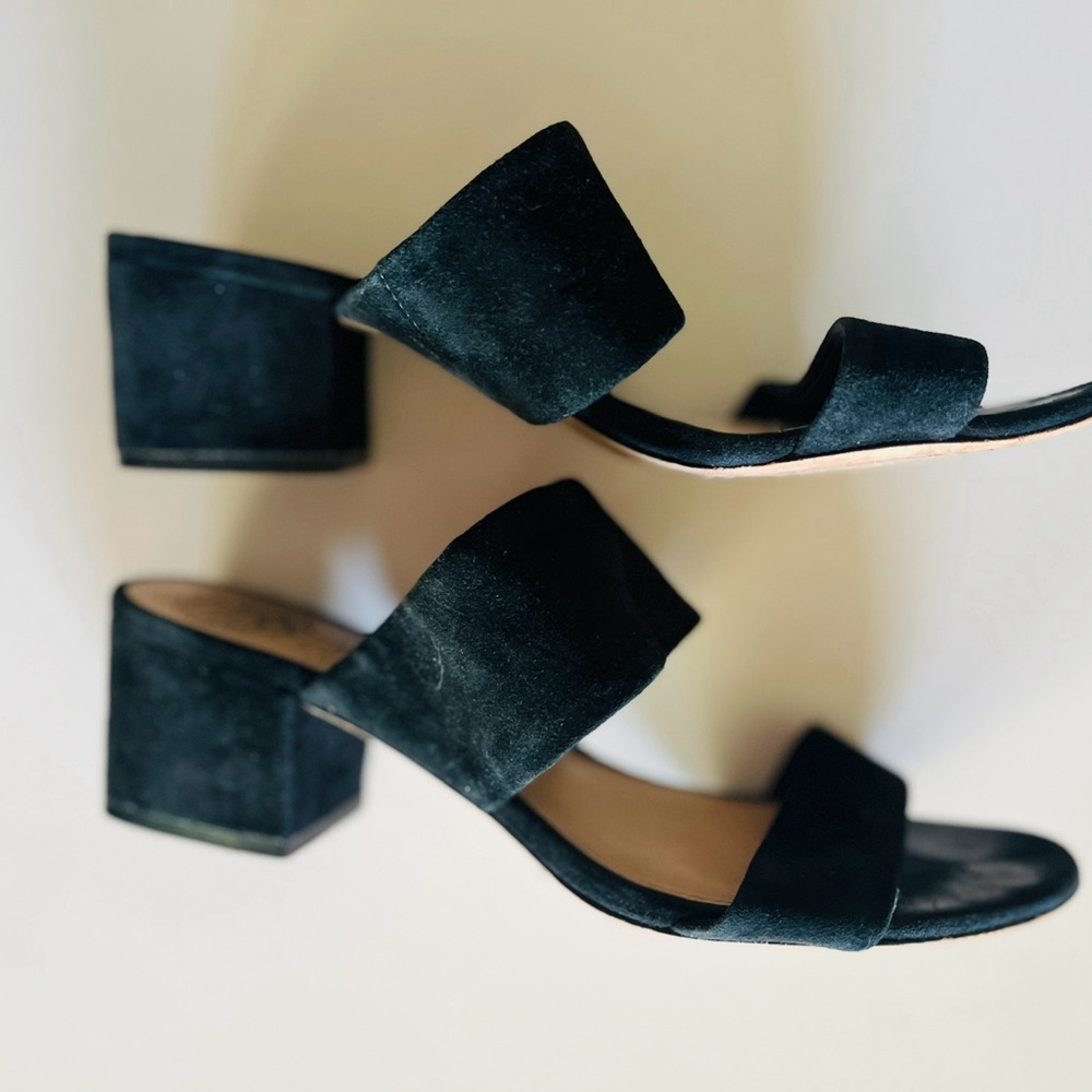 Vince Camuto Black Mules Modern Suede Design 7.5 2” Heels